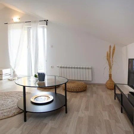 Pistine - With Private Pool For 8 Near 别墅