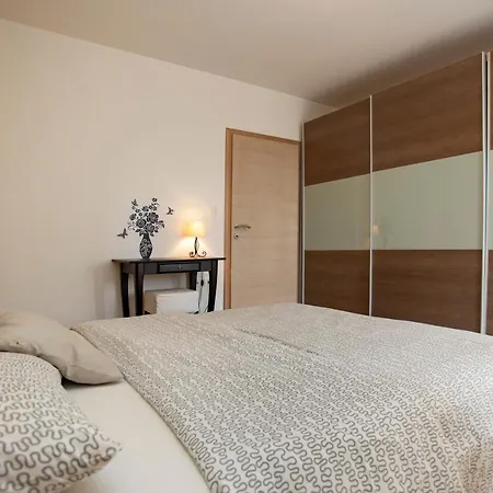 Pistine - With Private Pool For 8 Near 别墅