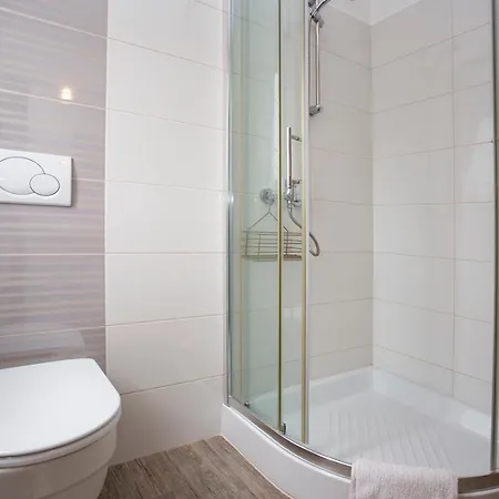 Pistine - With Private Pool For 8 Near 别墅